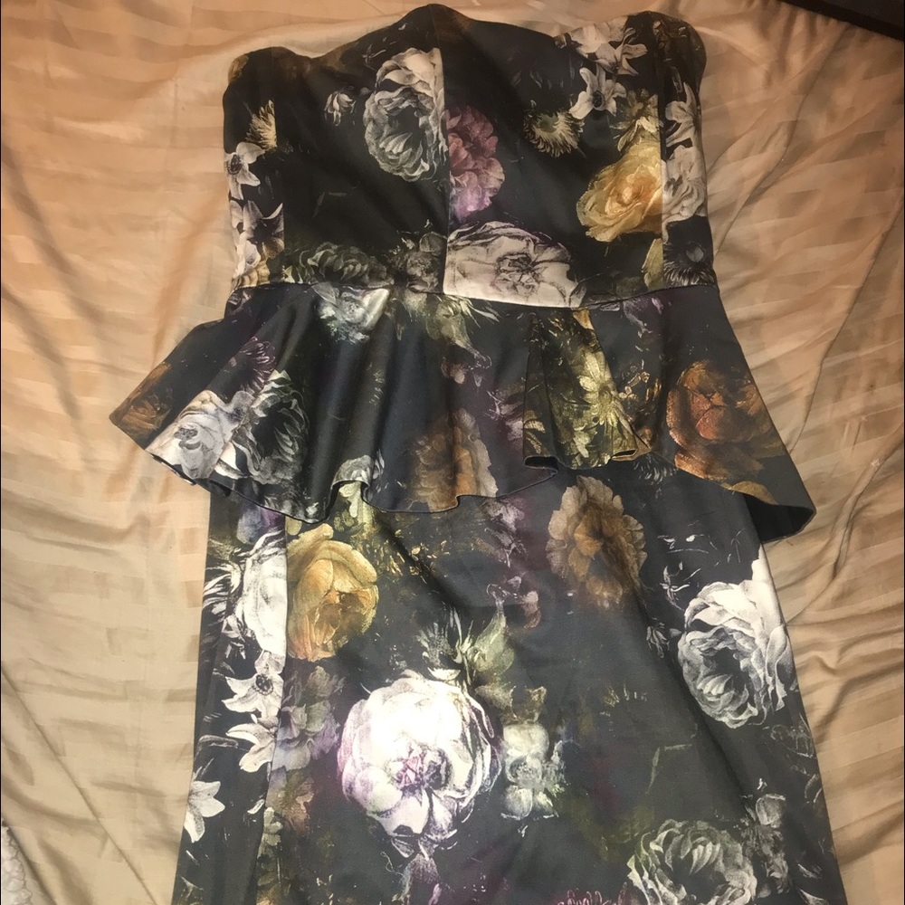 Peplum dress in floral print